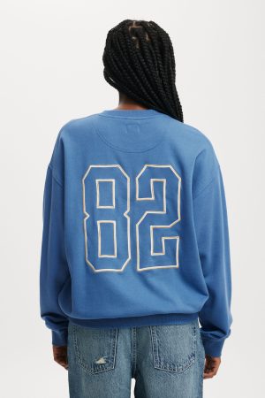 Classic Fleece Graphic Crew Sweatshirt