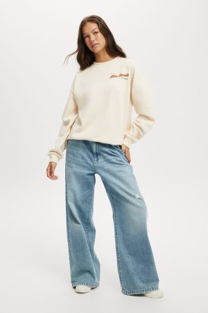 Classic Fleece Graphic Crew Sweatshirt