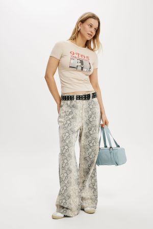 Dolly Parton Fitted Graphic Longline Tee