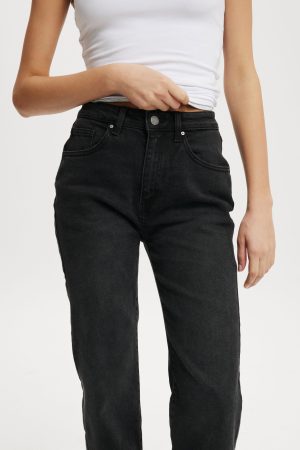Slim Straight Jean