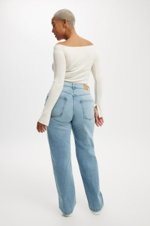 Curvy Stretch Straight Jean