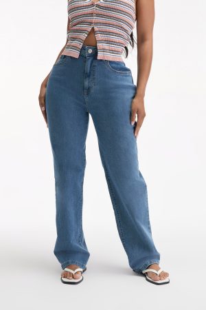 Curvy Stretch Straight Jean