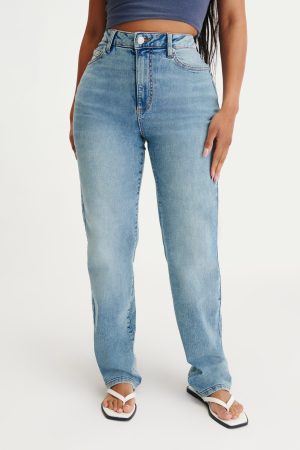 Curvy Stretch Straight Jean