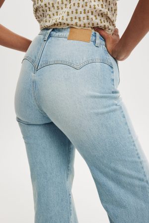 Curvy Stretch Wide Jean