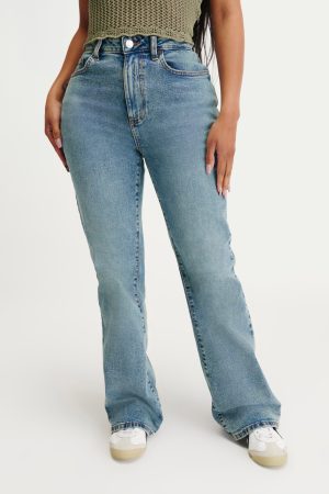 Curvy Flare Jean