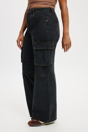 Curvy Cargo Wide Jean