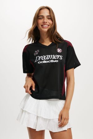 V Neck Regular Cropped Graphic Tee