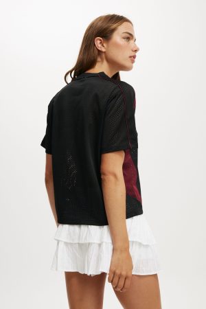 V Neck Regular Cropped Graphic Tee