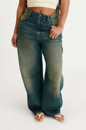 Curvy Barrel Jean