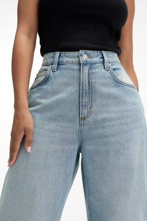 Curvy Barrel Jean