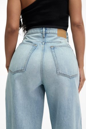 Curvy Barrel Jean