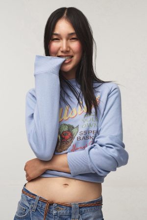 Classic Fleece Graphic Raglan Crew Sweatshirt