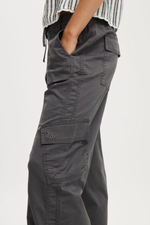 Low Rise Cargo Pant