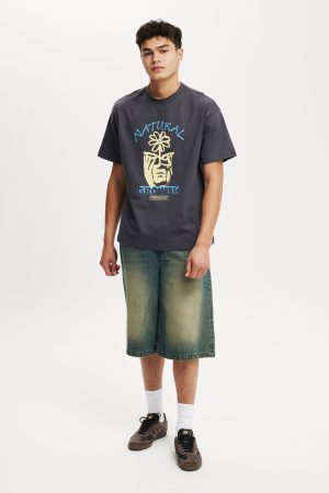 Box Fit Graphic T-Shirt