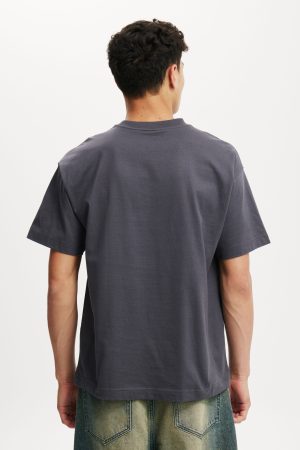 Box Fit Graphic T-Shirt