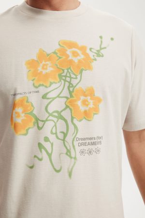 Cropped Fit Graphic T-Shirt