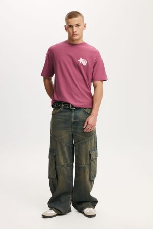 Cropped Fit Graphic T-Shirt