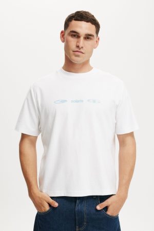 Cropped Fit Graphic T-Shirt