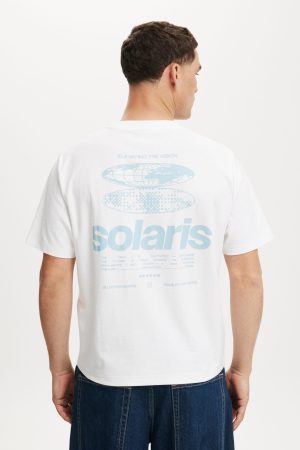 Cropped Fit Graphic T-Shirt