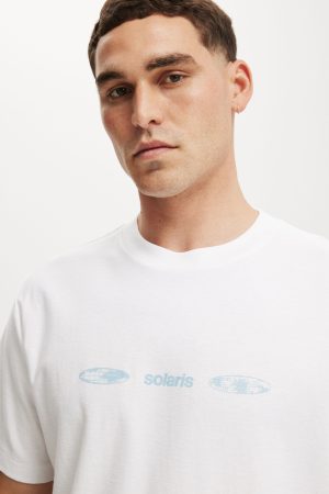 Cropped Fit Graphic T-Shirt