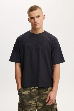 Cropped Fit Graphic T-Shirt