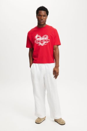 Cropped Fit Graphic T-Shirt