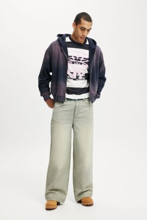 Cropped Fit Graphic T-Shirt