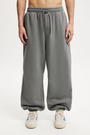 Super Baggy Cuffed Sweatpant