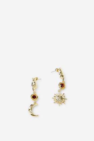 Mid Charm Earring