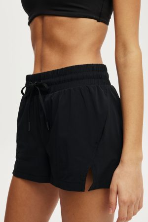 On The Fly Tie Up Short