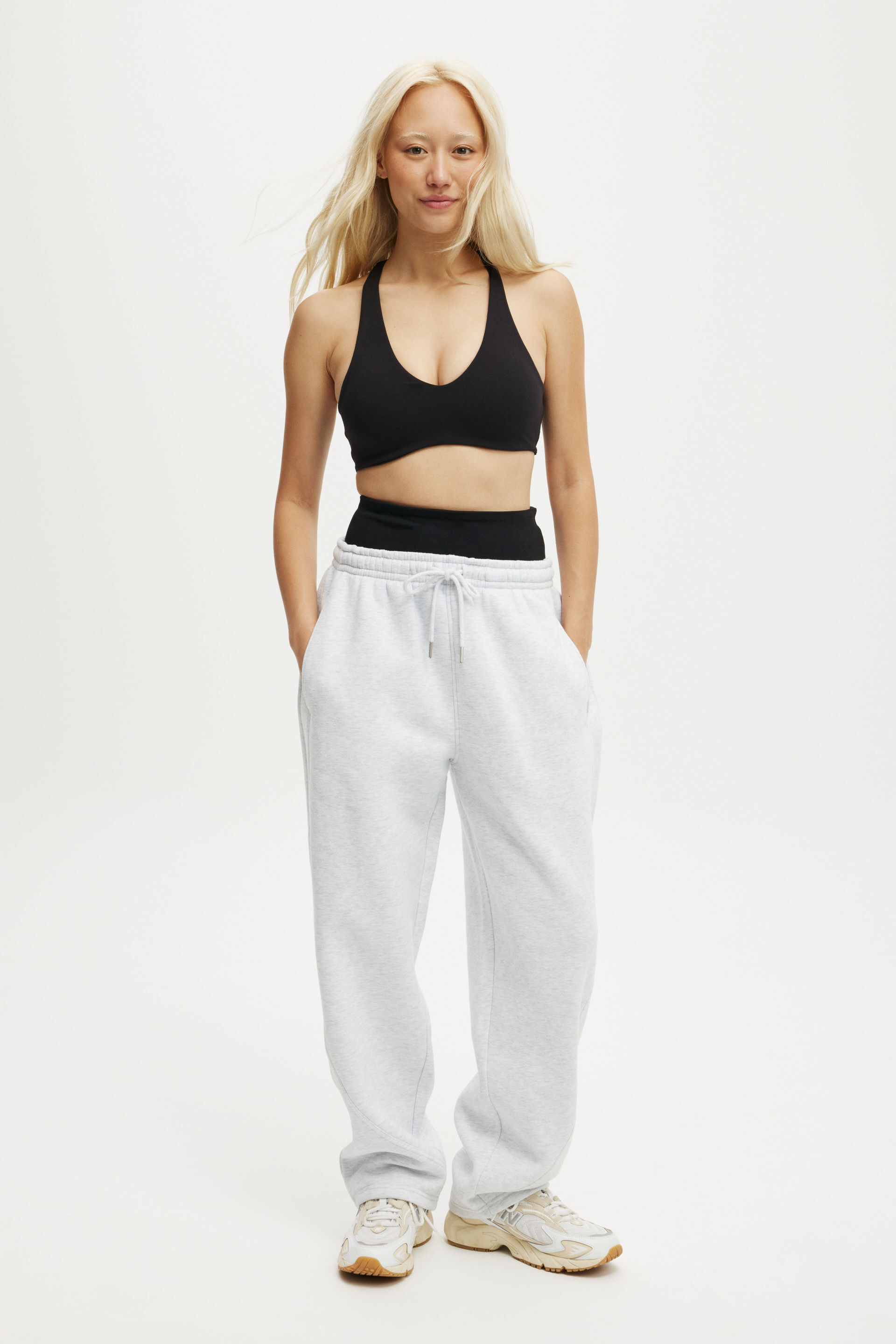 Plush Essential Barrel Sweatpant