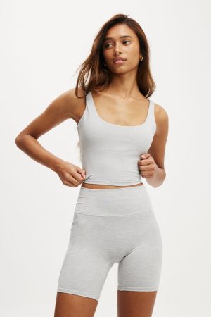 Ultra Soft Scoop Tank