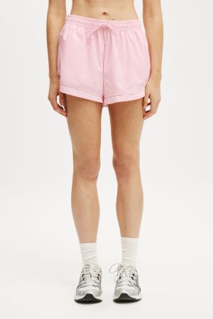 Woven Curved Hem Short