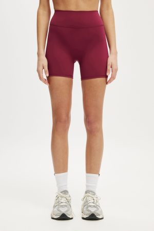 Ultra Luxe Invisible Scrunch Shortie Short