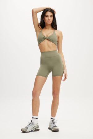 Ultra Luxe Invisible Scrunch Shortie Short