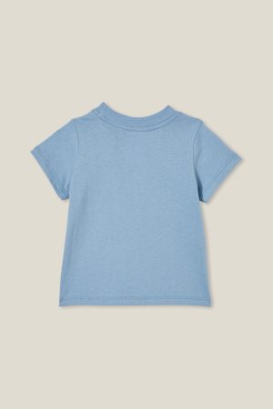 NBA Chicago Bulls Short Sleeve Graphic Print Tee