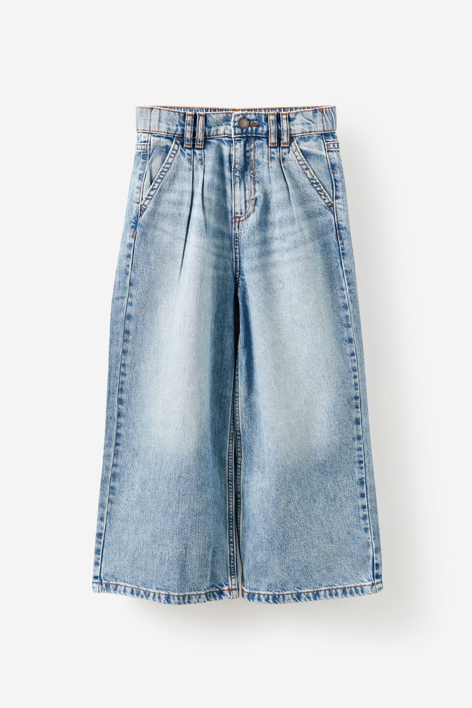 Pleat Front Relaxed Denim Jean