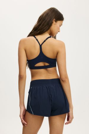 Active Curve Hem Short